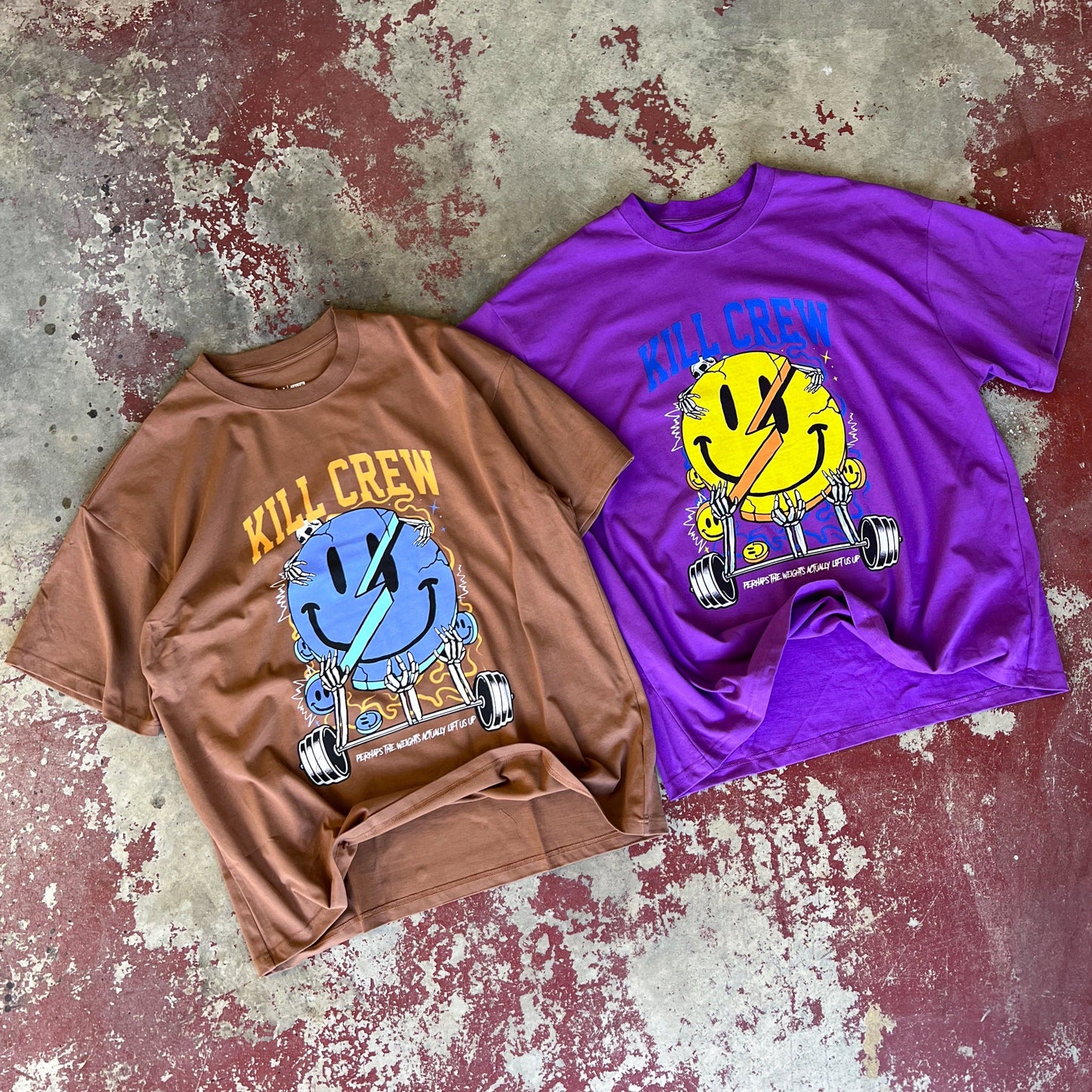 OVERSIZED "WEIGHTS LIFT US UP" T-SHIRT - BROWN