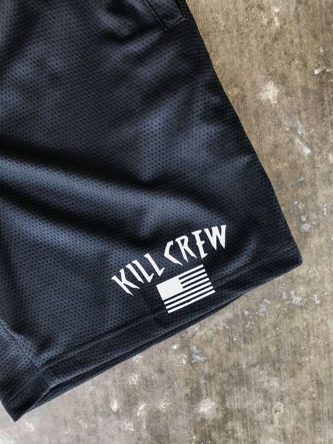 RELAXED CUT FLAG SHORTS - BLACK