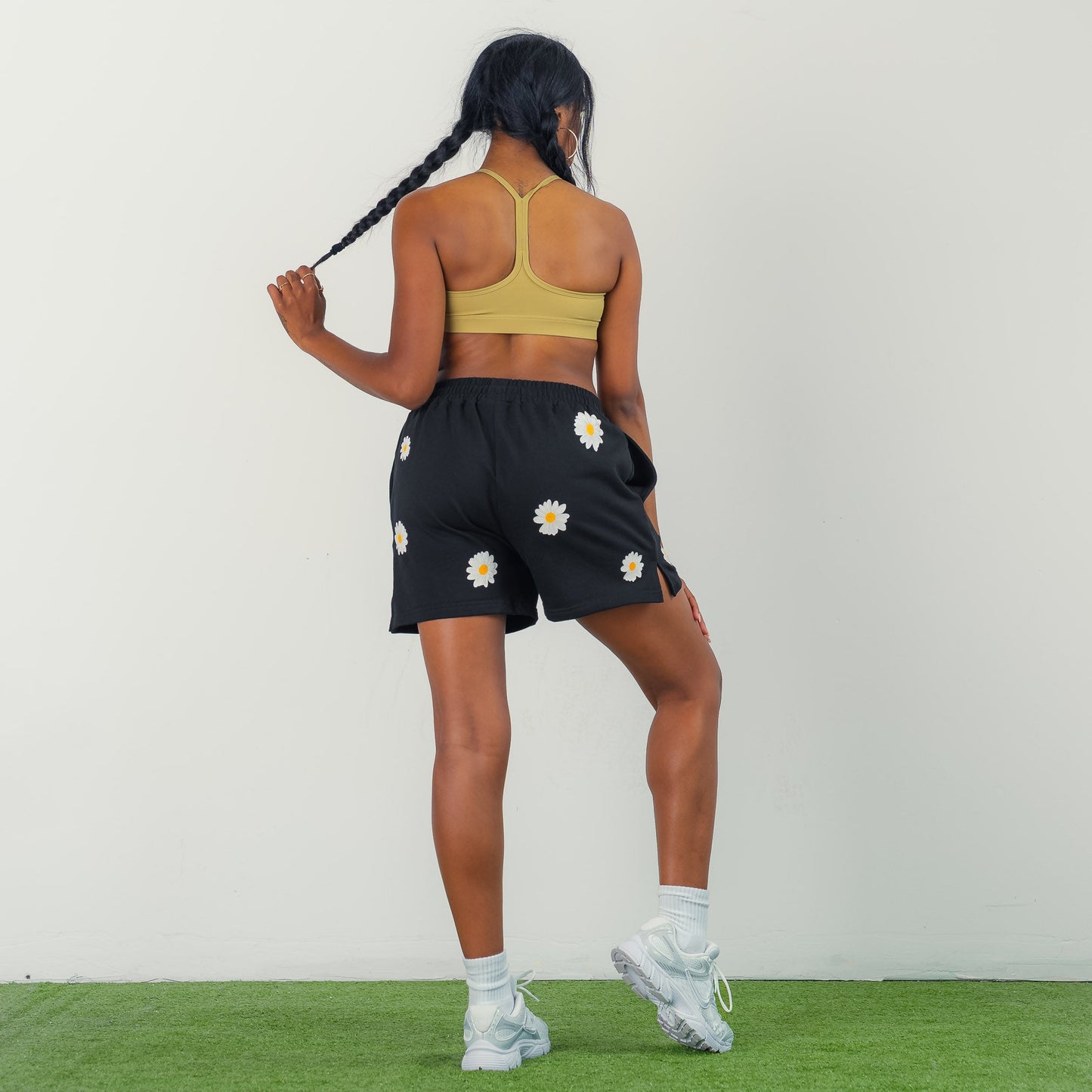 COTTON SHORTS (MID THIGH CUT) DAISY - BLACK