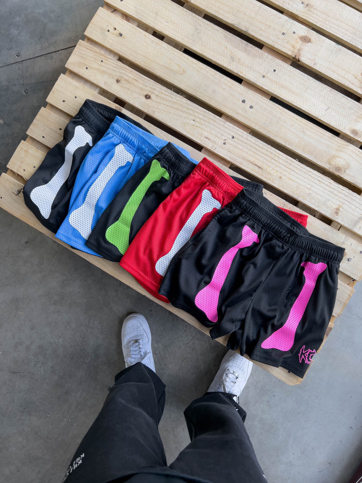 BONE DRY VENTED MESH SHORTS - BLUE / WHITE