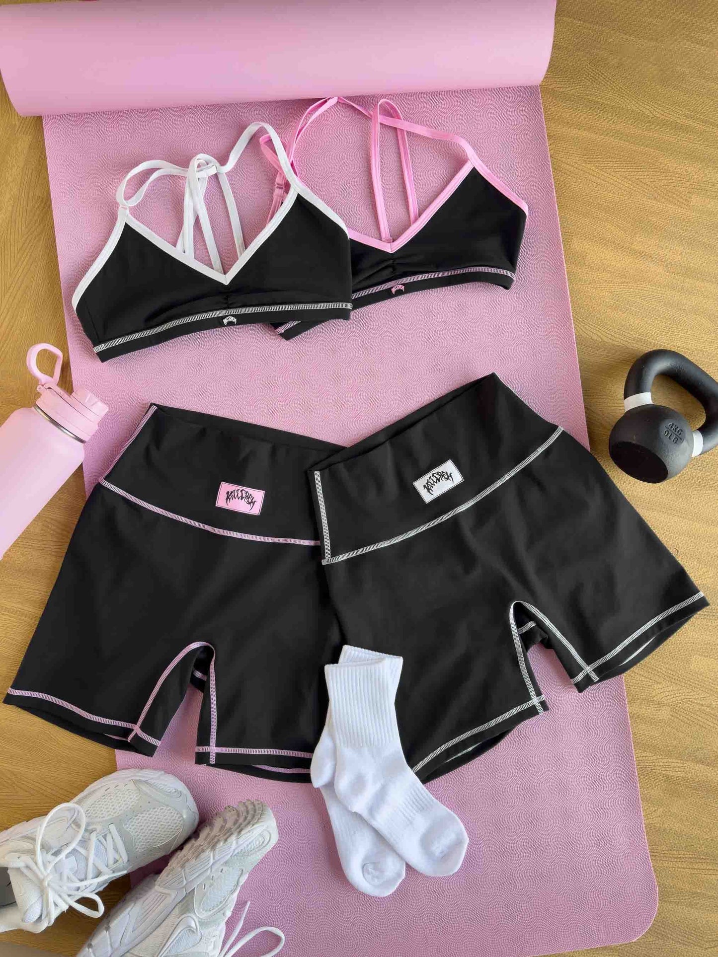 OUTSEAM SPORTS BRA - BLACK / PINK