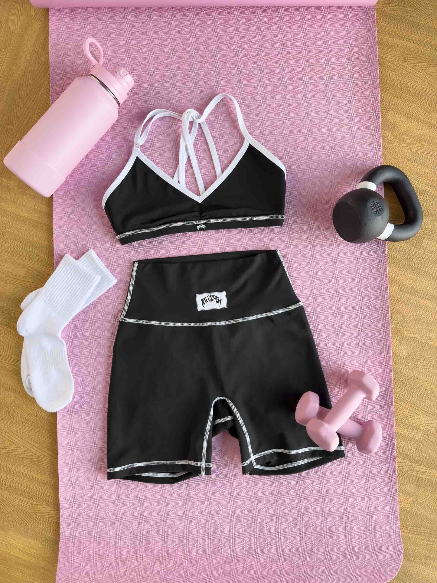 OUTSEAM SPORTS BRA - BLACK / WHITE