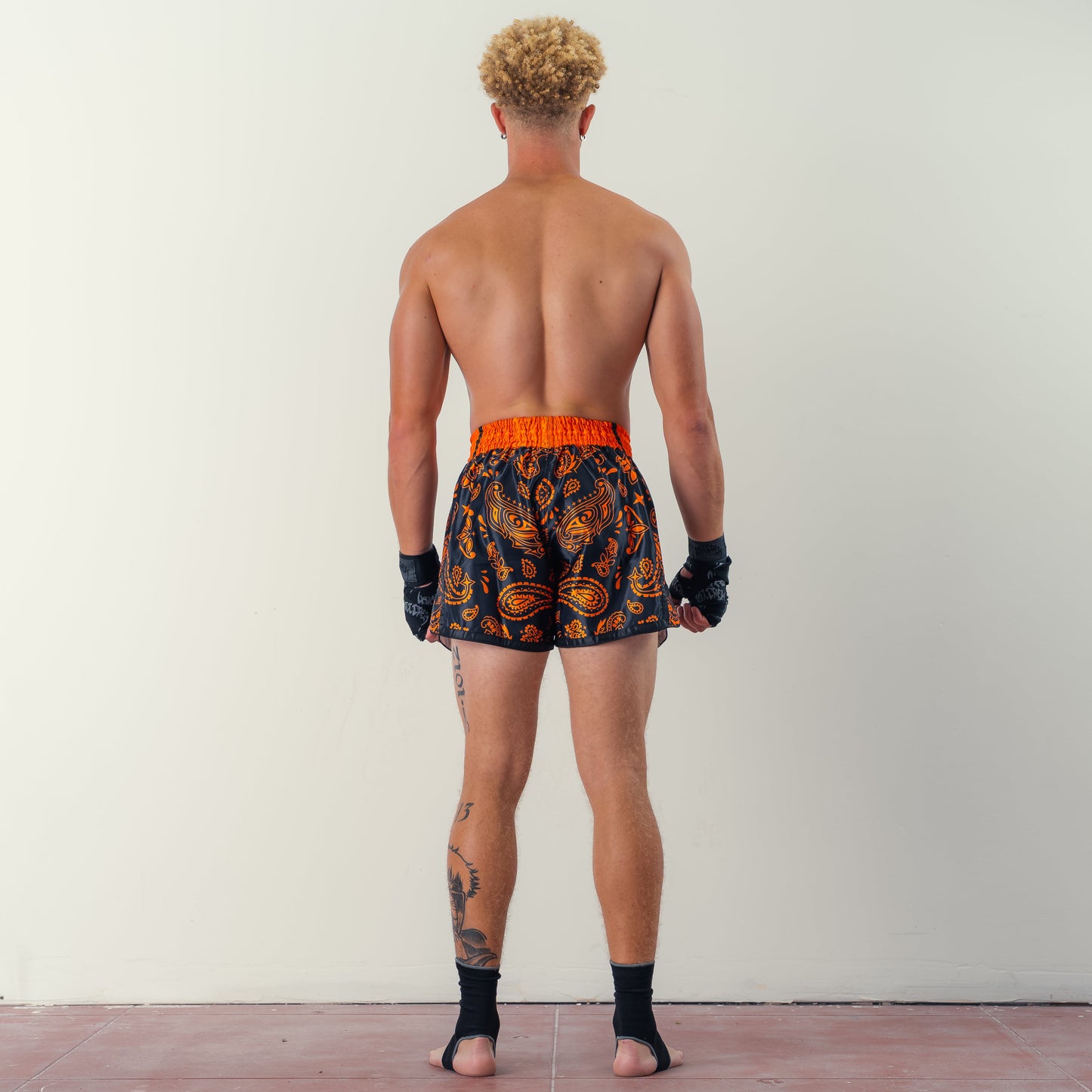 BANDANA FIGHT SHORTS - BLACK / ORANGE
