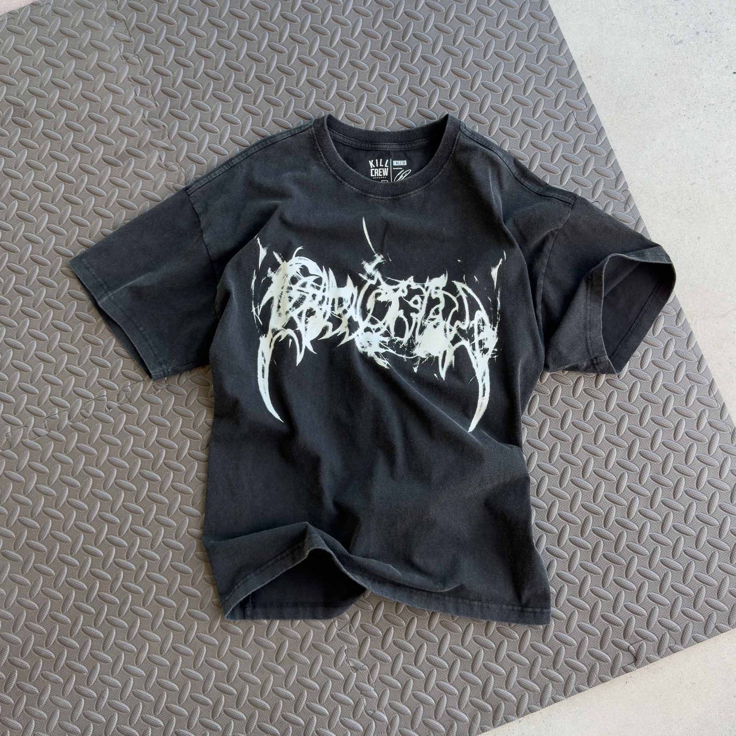 RELAXED FIT LUX SMOKE WOLF T-SHIRT - BLACK