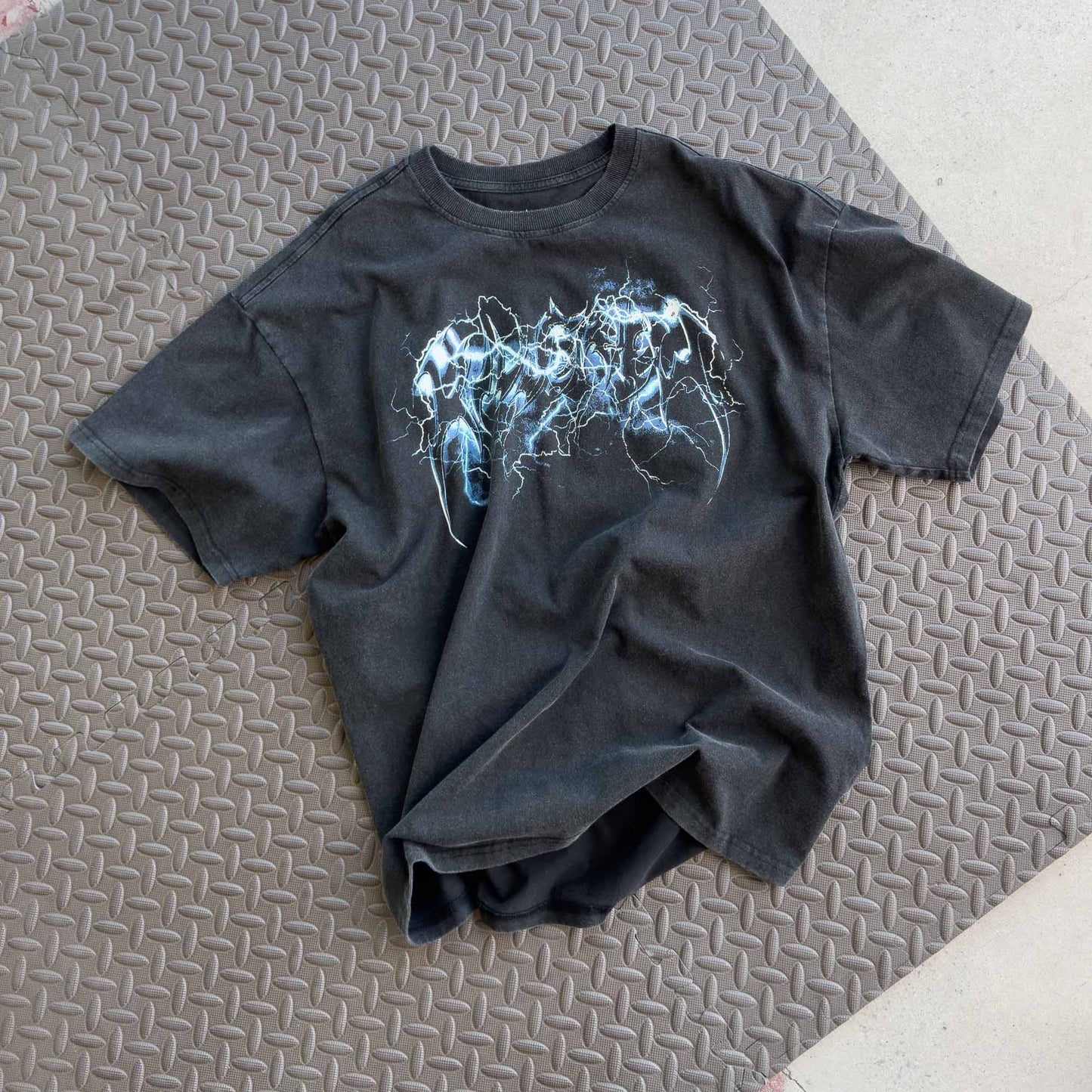 RELAXED FIT LUX "LIGHTNING" T-SHIRT - BLACK