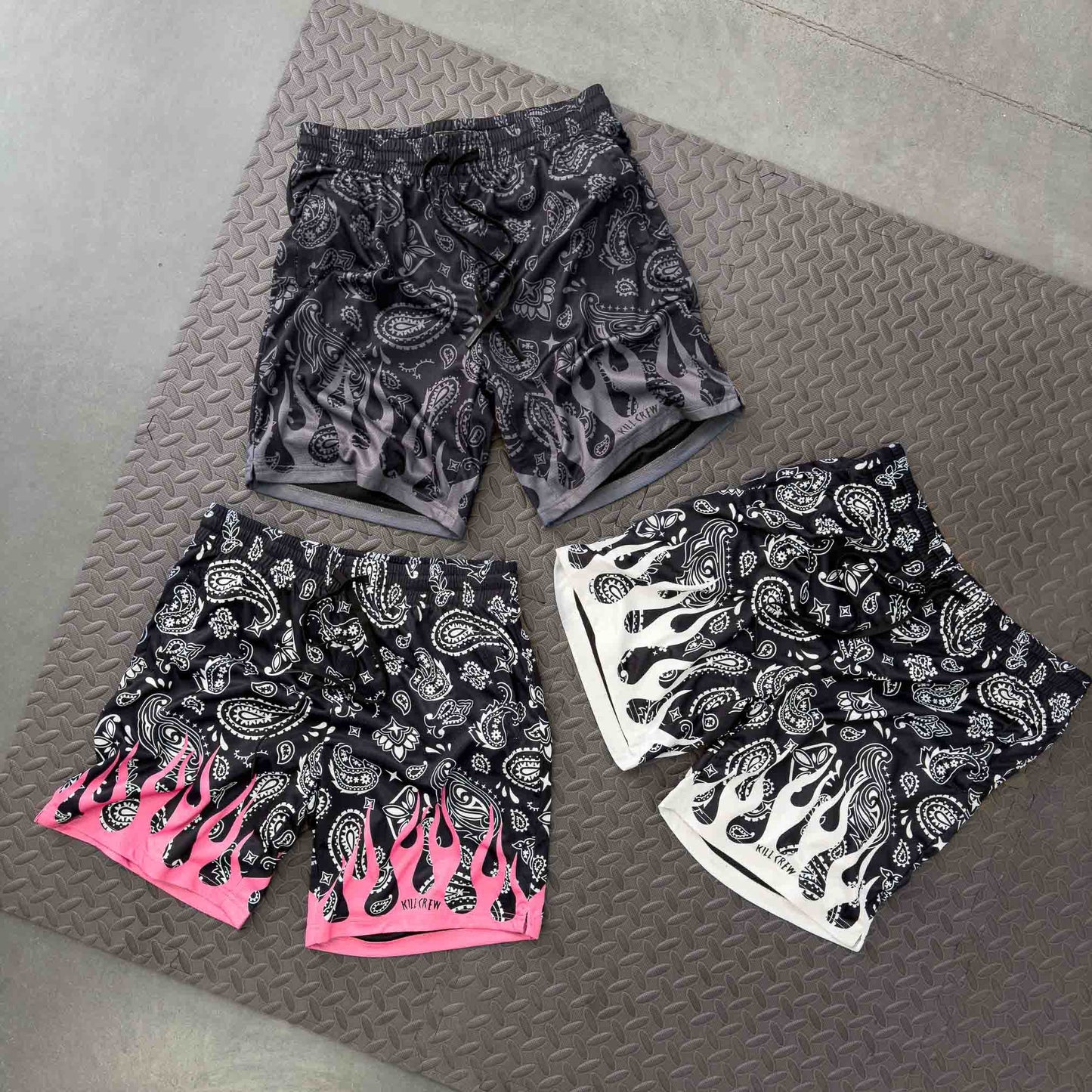 BANDANA FLAME SHORT (RELAXED CUT) - BLACK / WHITE