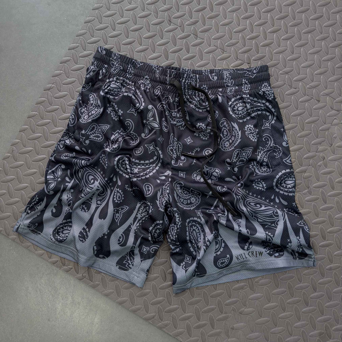BANDANA FLAME SHORT (RELAXED CUT) - BLACKOUT