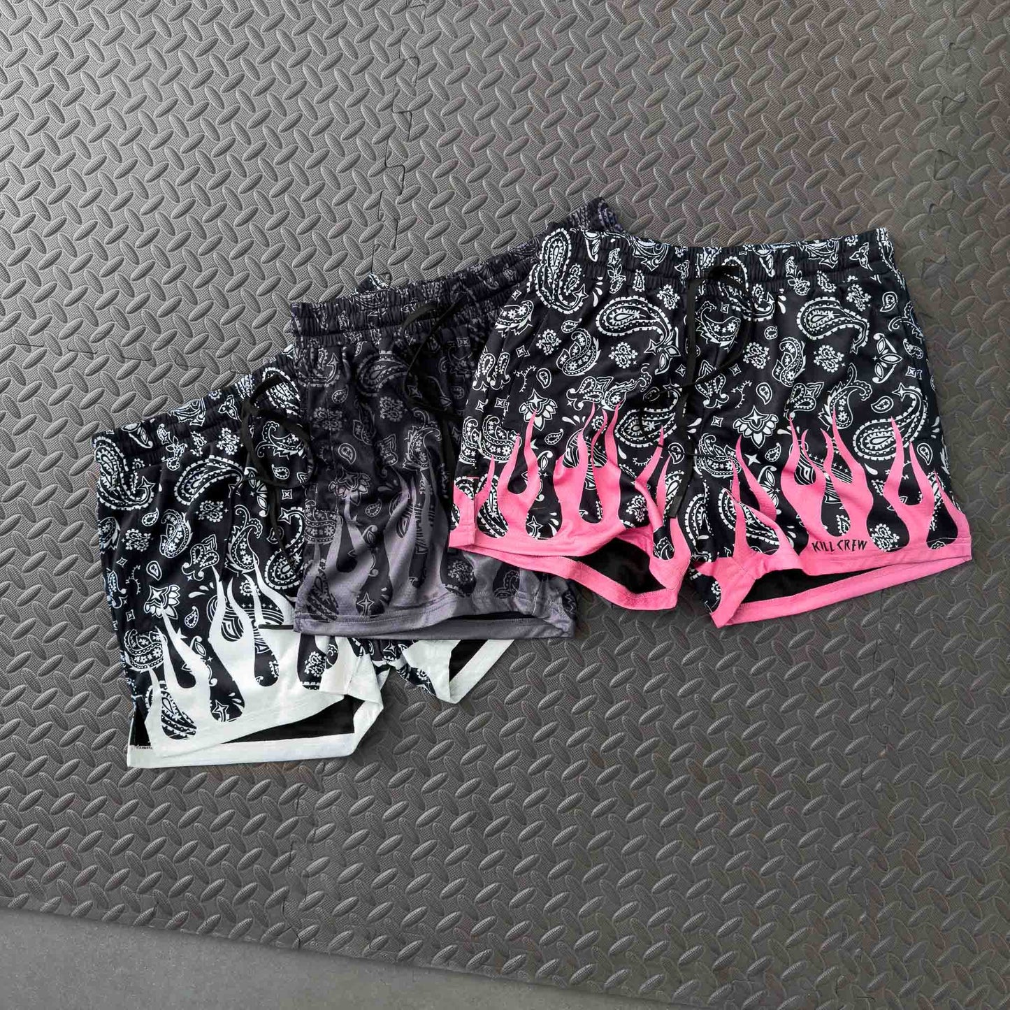 MUAY THAI SHORTS (MID THIGH CUT) BANDANA FLAME - BLACK / PINK