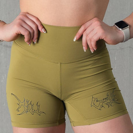 SCRUNCH WOLF BIKER SHORTS - OLIVE / BLACK