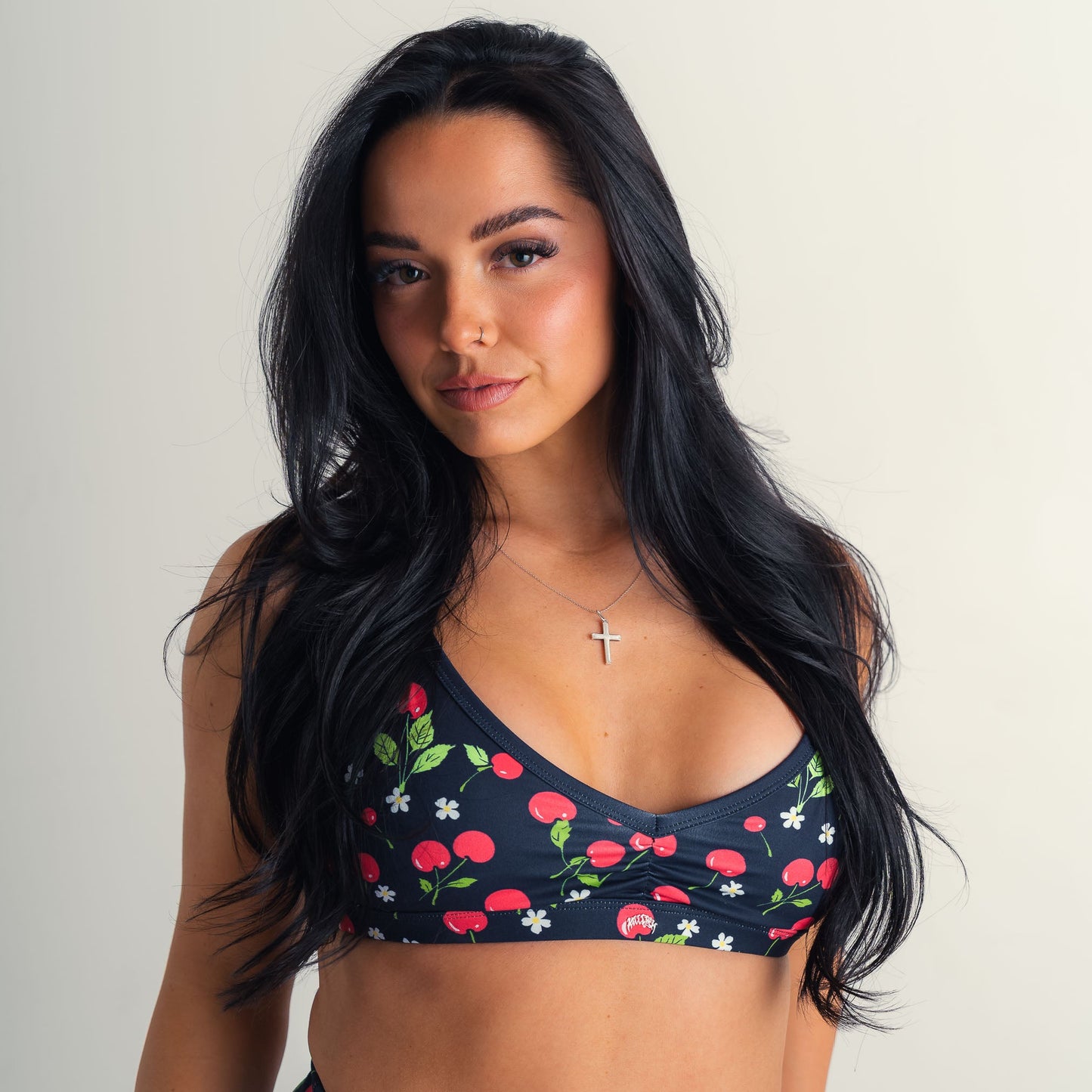 MEDIUM SUPPORT SPORTS BRA "CHERRY BOMB"