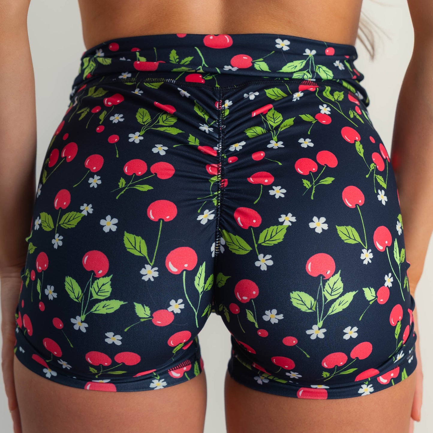 SCRUNCH BIKER SHORTS "CHERRY BOMB"