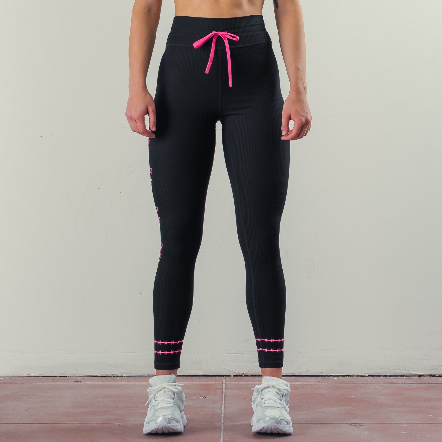 RIBBED WOLF LEGGINGS - BLACK / PINK
