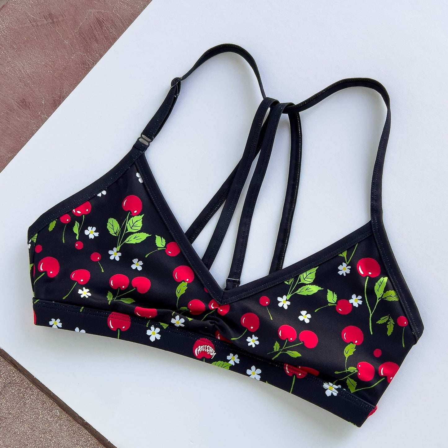 MEDIUM SUPPORT SPORTS BRA "CHERRY BOMB"