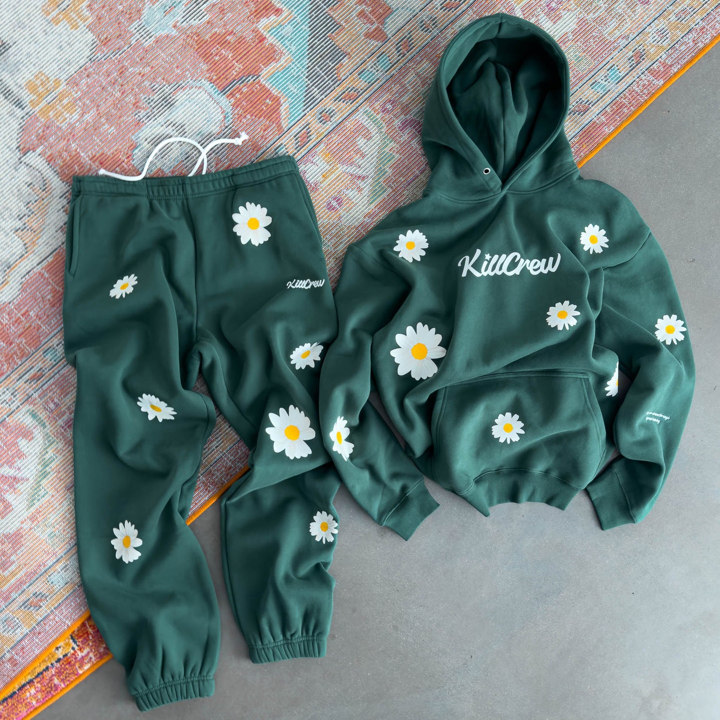 OVERSIZED LUX "DAISY" SWEATPANTS - GREEN
