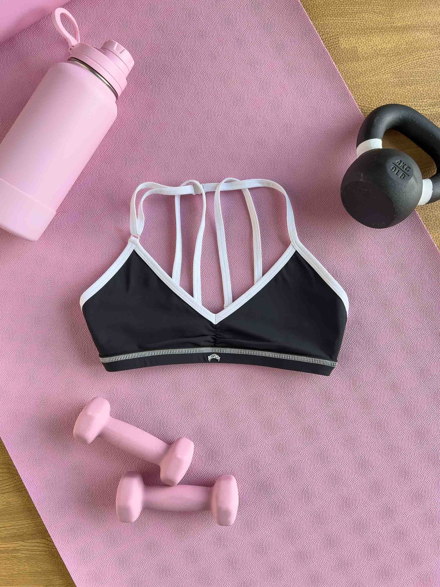 OUTSEAM SPORTS BRA - BLACK / WHITE