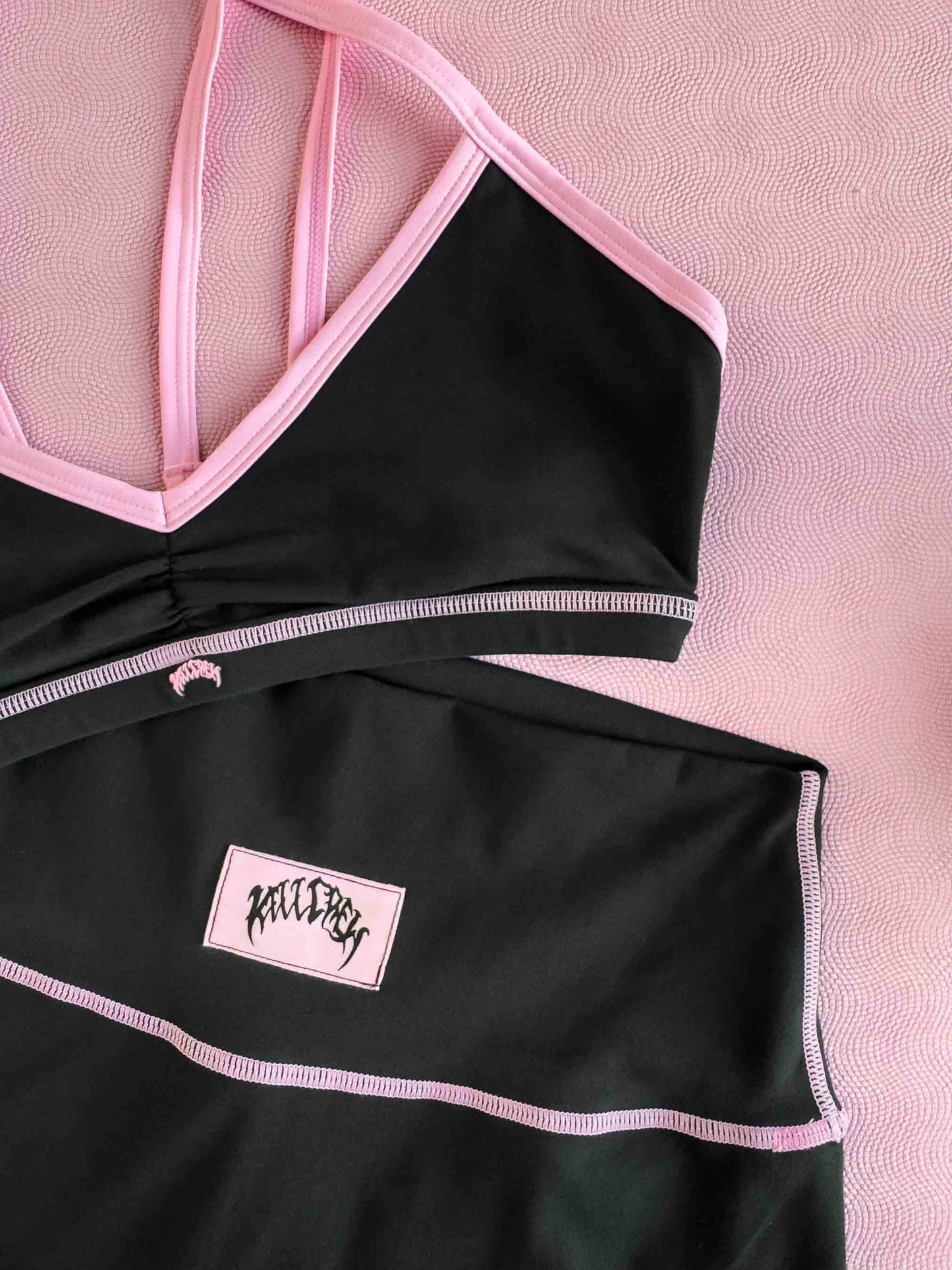 OUTSEAM SCRUNCH BIKER SHORTS - BLACK / PINK