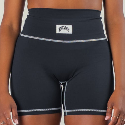 OUTSEAM SCRUNCH BIKER SHORTS - BLACK / WHITE